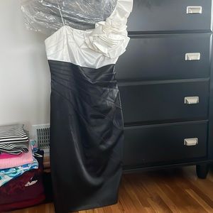 Adrianna Papell black and white floral dress